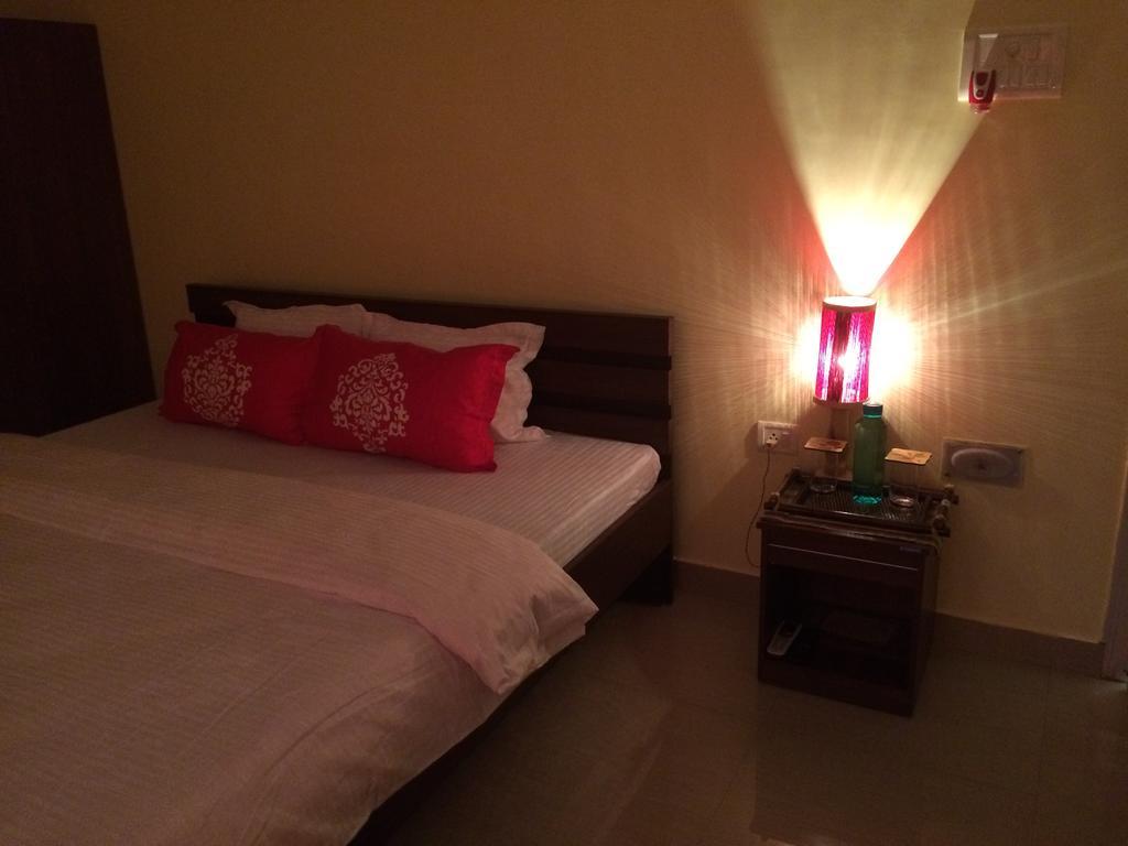 Eastin Homestay Ґувахаті Екстер'єр фото
